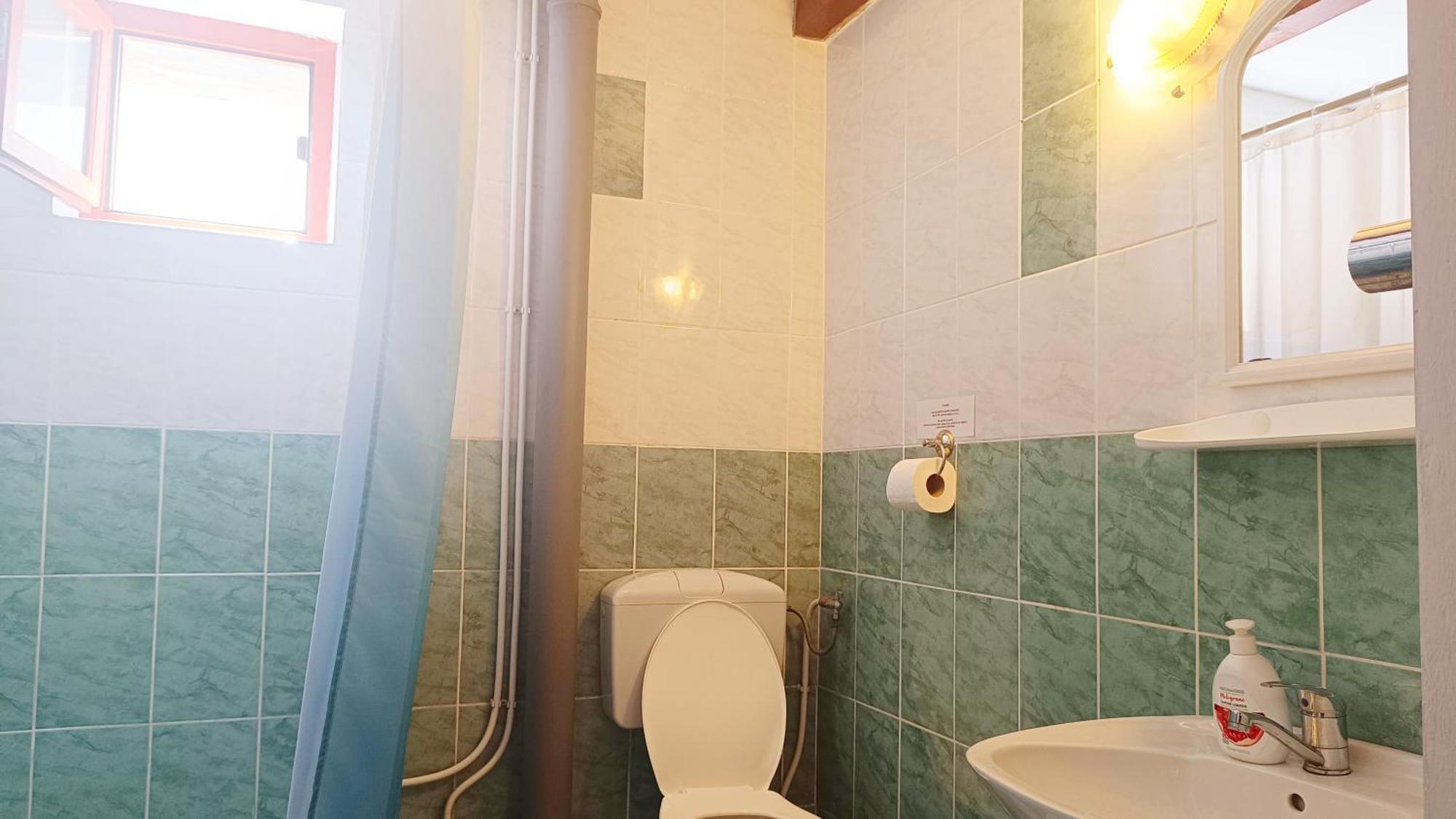 Pensiunea Valea Cernei 下泰柳库 外观 照片
